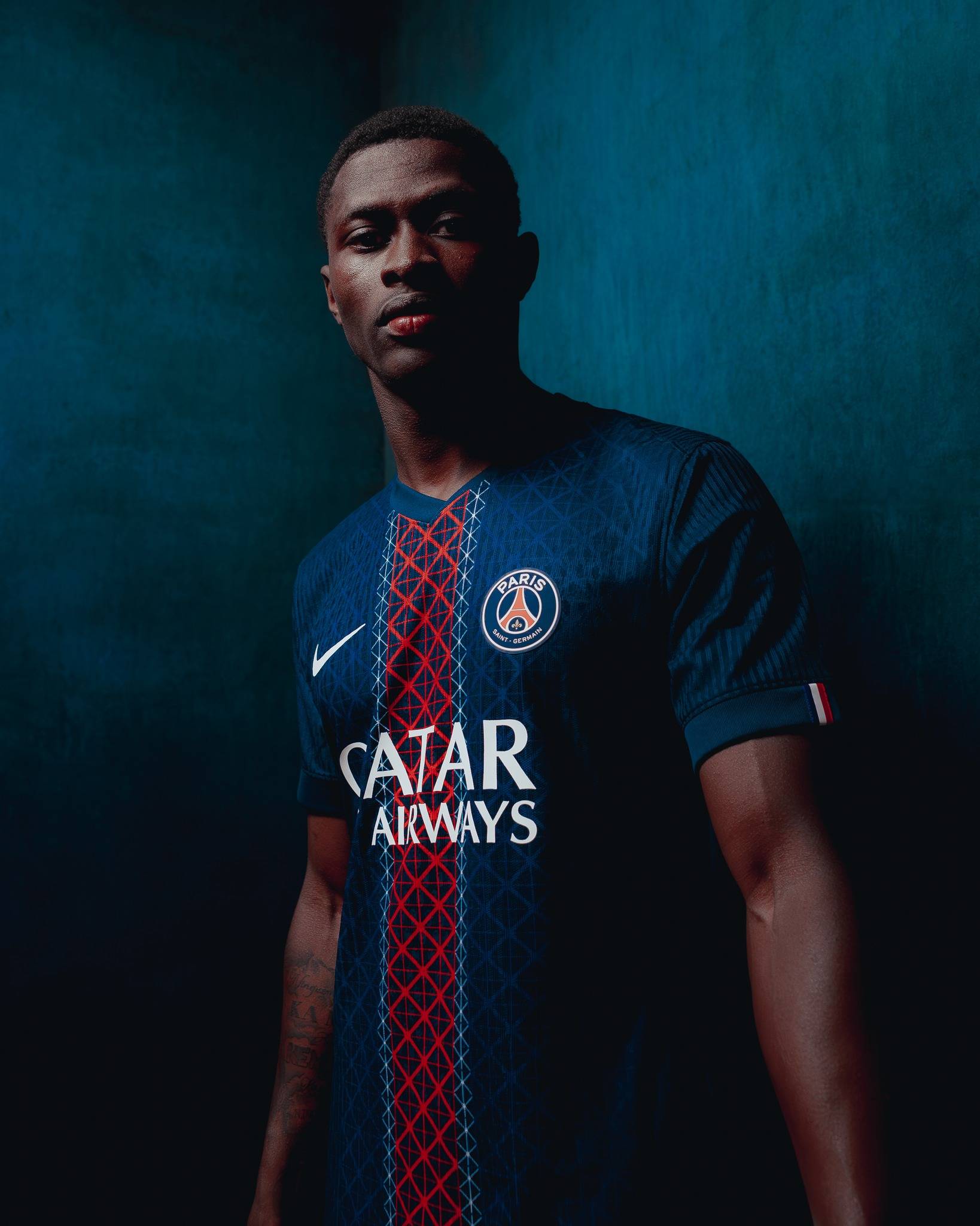 康宁汉姆末节被连续面断3次，全场贡献29分8助攻8失误（康宁汉姆末节遭连抢三次，全场29分8助攻外加8次失误）