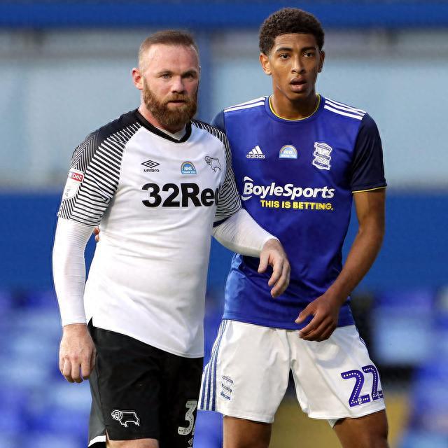 足球报：申花将利用今年最后两场亚冠来决定人员的去留（足球报：申花将以年内最后两场亚冠为考察依据确定人员去留）