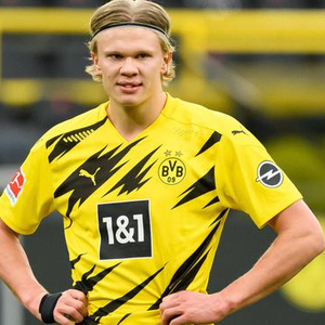 瓦诺利：向球员们今天的表现致敬，我们必须更好地支援基恩（瓦诺利赞扬球队今日表现：当务之急是给予基恩更多支援）