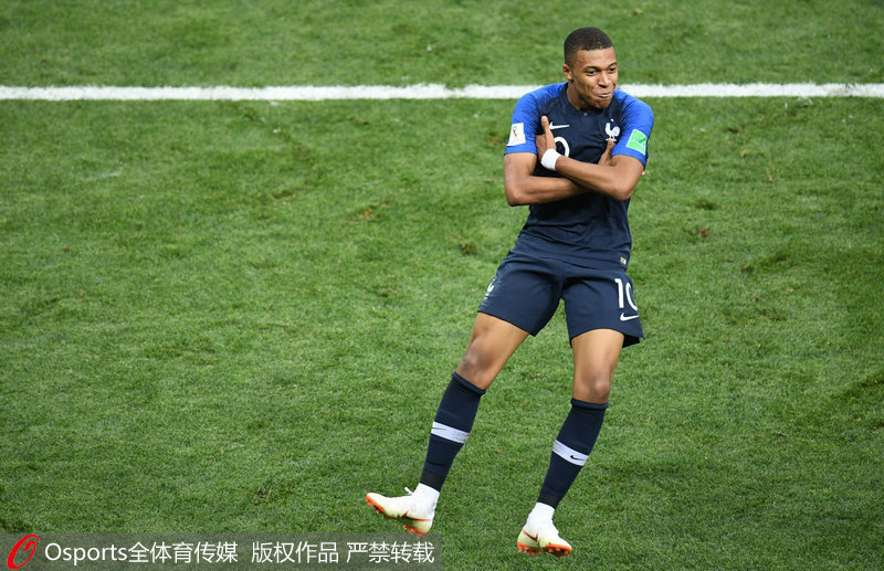 杜兰特空接暴扣，全场掌声雷动