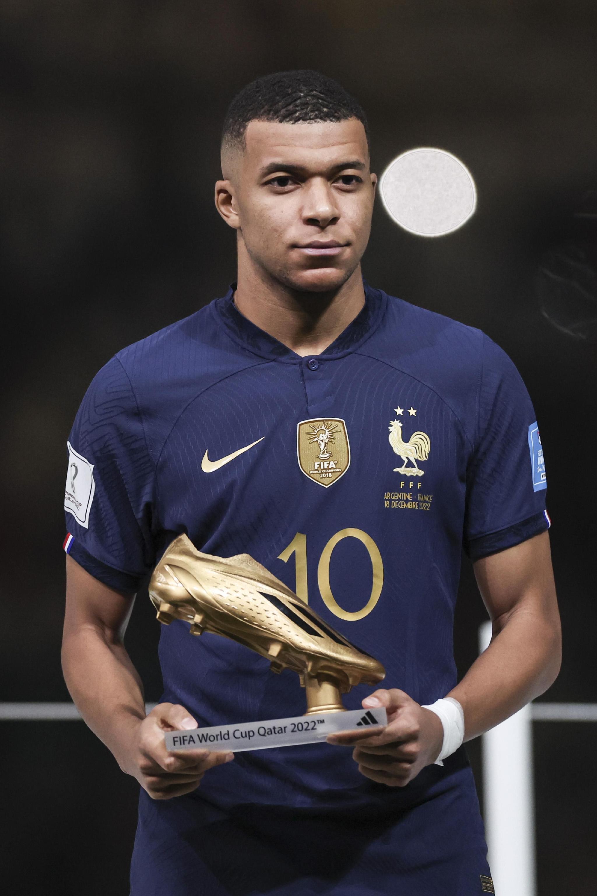 日职乙战报：神代庆人、村上悠绯破门，爱媛1-1熊本（日职乙战报：神代庆人与村上悠绯相继建功，爱媛1-1战平熊本）