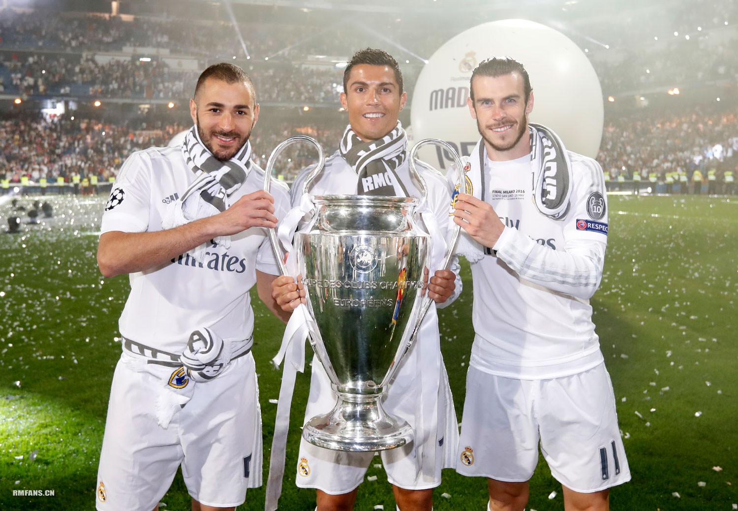 历年中超金靴：武磊34球傲视群雄，法比奥28球独享本赛季金靴（中超金靴回顾：武磊34球领跑历史，法比奥28球加冕本季金靴）