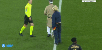 麦克阿瑟FCvs大埔亚冠赛前为香港大埔火灾遇难者...